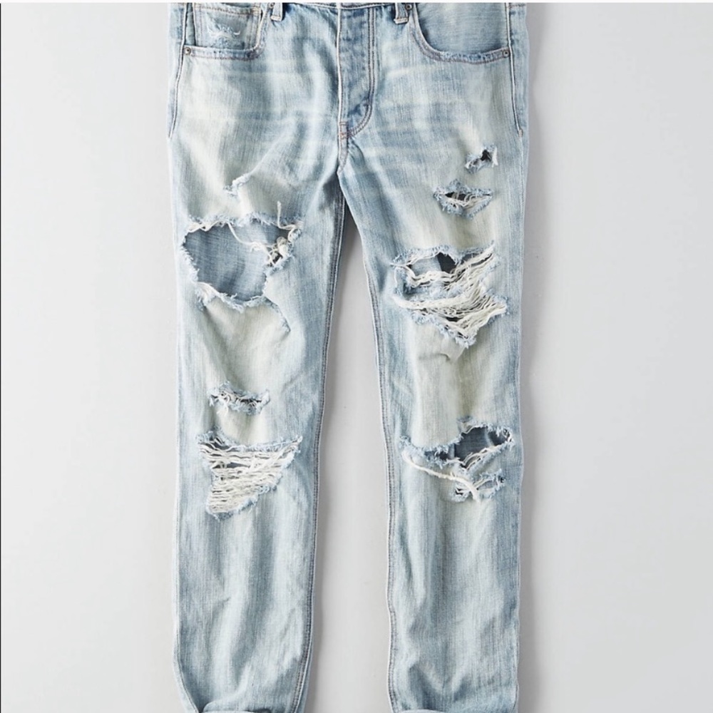American Eagle Ripped Tomgirl Jeans